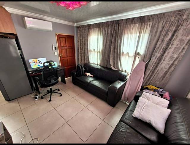 3 BEDROOM HOUSE FOR SALE IN THE ORCHARDS